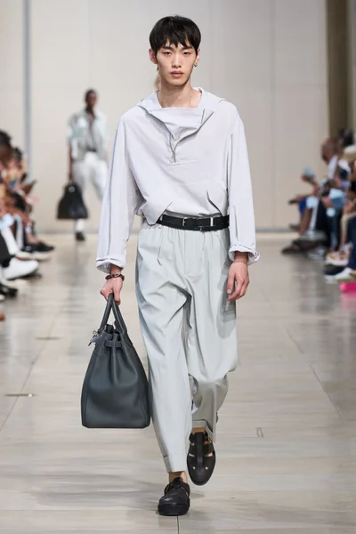 Look 8